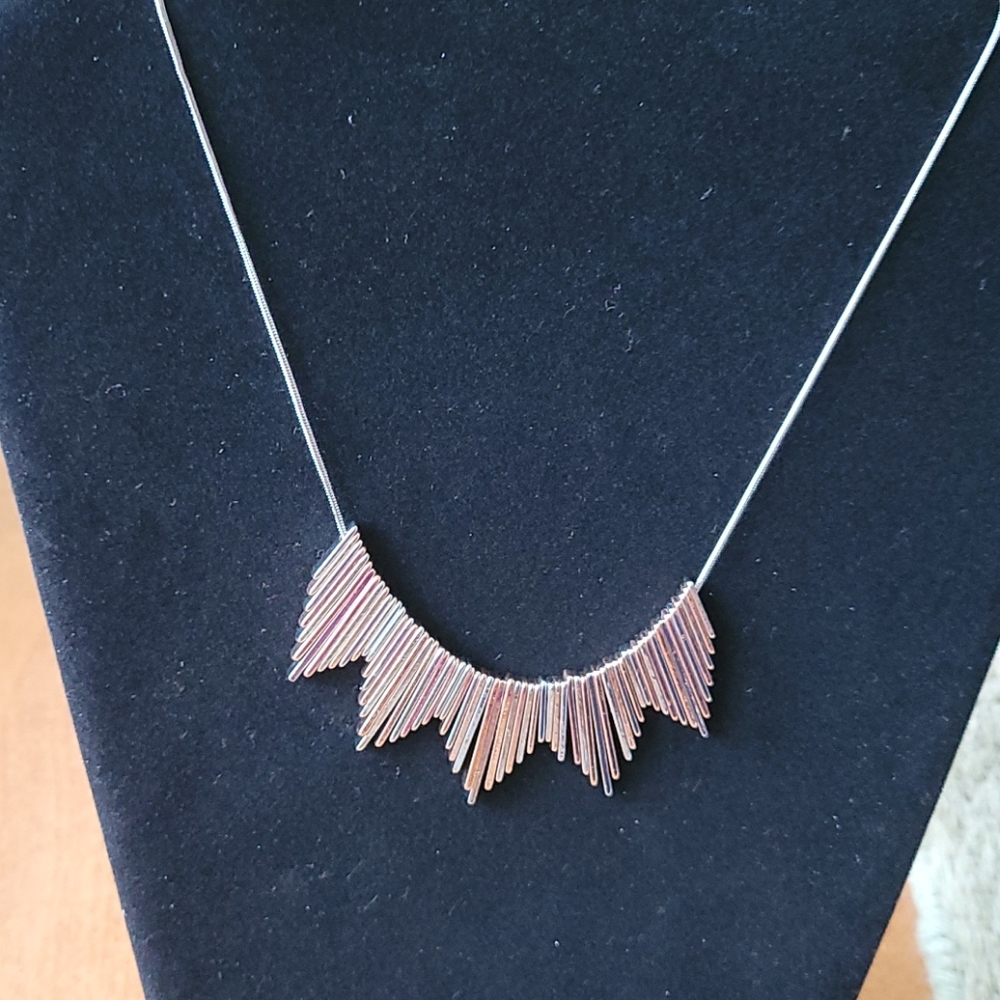 Banana Republic silver tone necklace 17inches